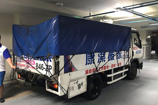 台湾の引越し業者のトラック